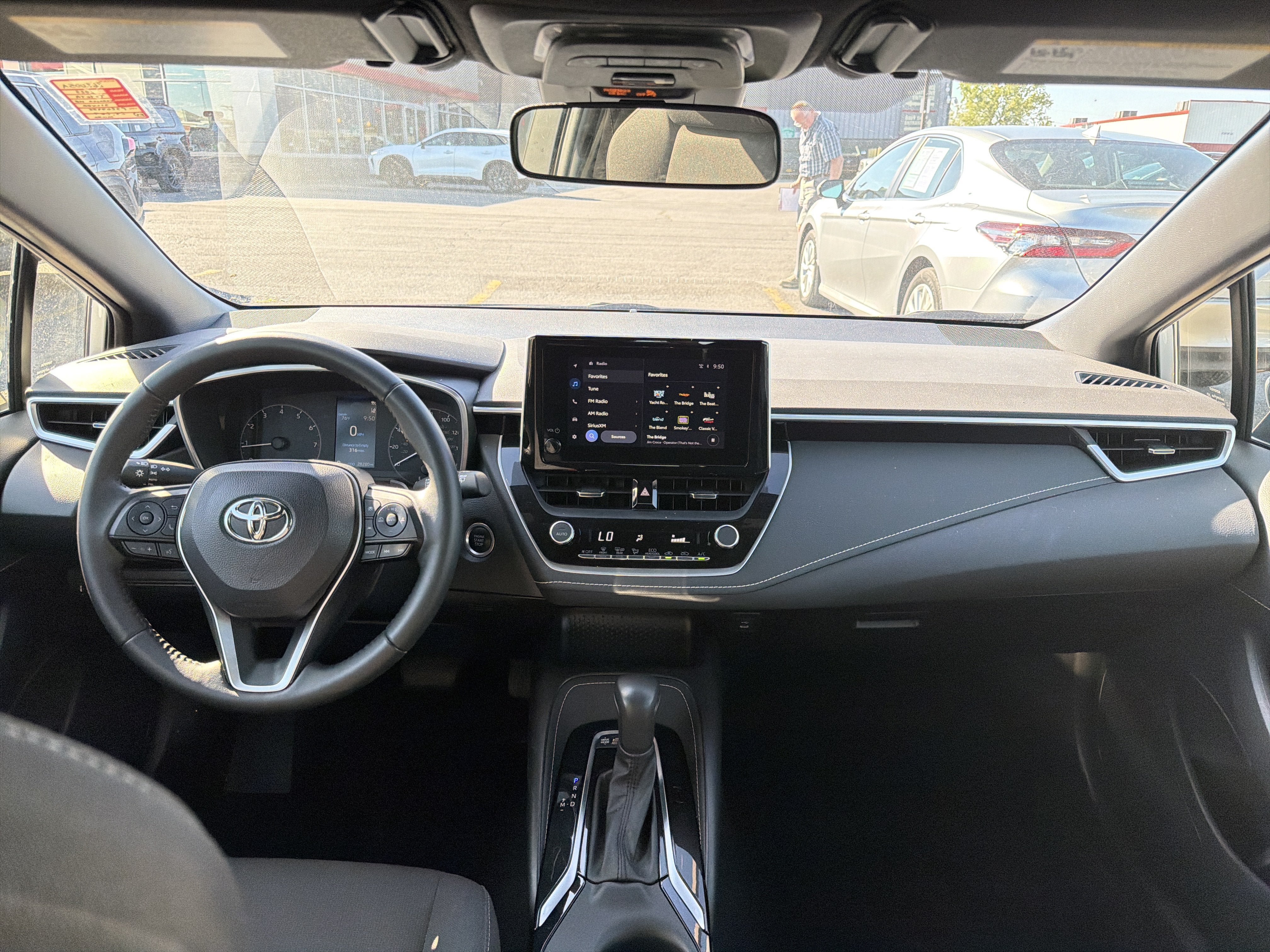 Used 2023 Toyota Corolla SE FWD image 8