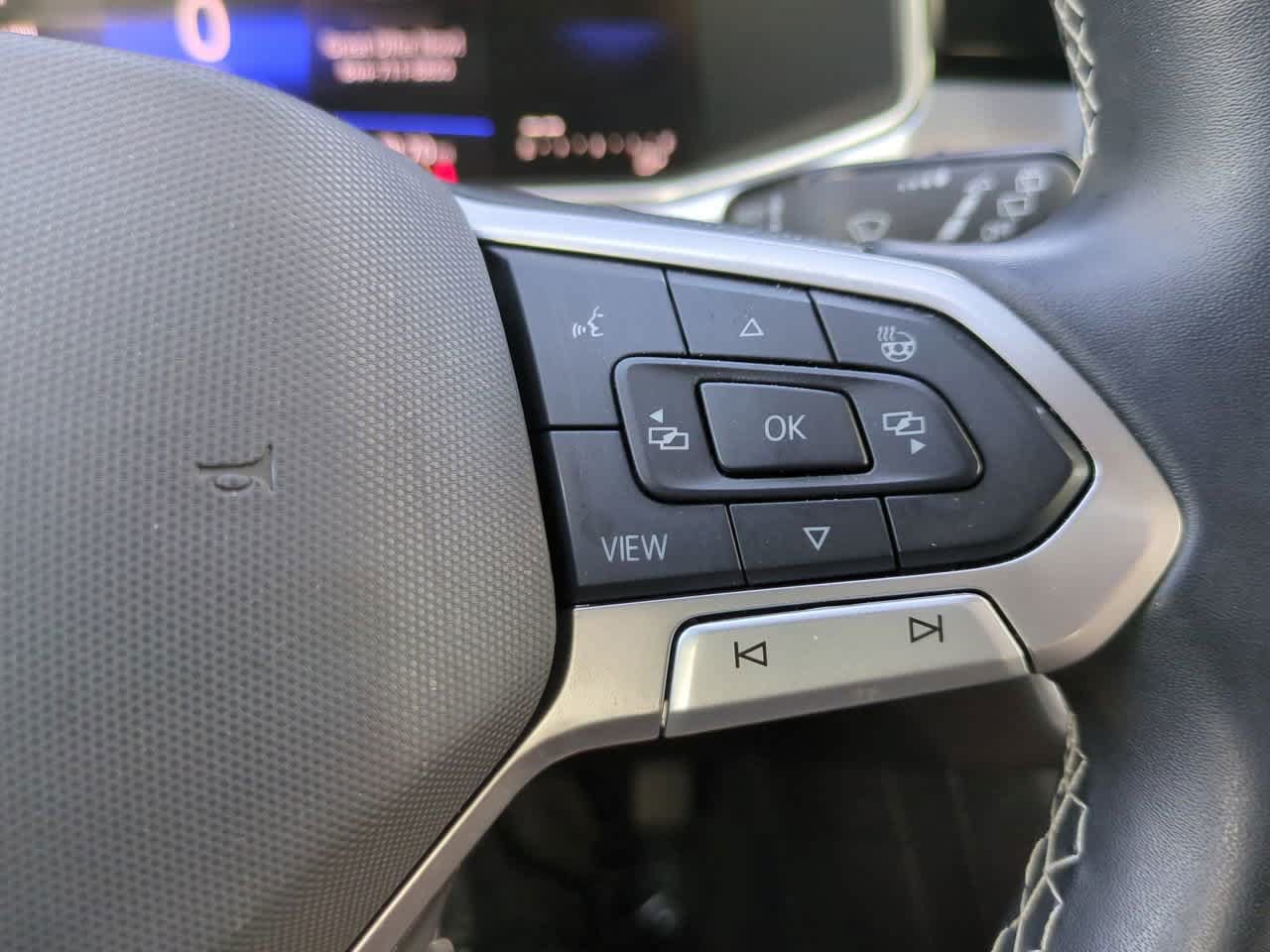 Used 2025 Volkswagen Taos SE AWD/4WD image 24