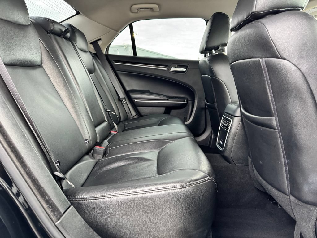 Used 2023 Chrysler 300 Touring AWD/4WD image 14
