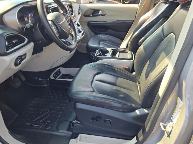 Certified 2020 Chrysler Pacifica Touring-L FWD image 26