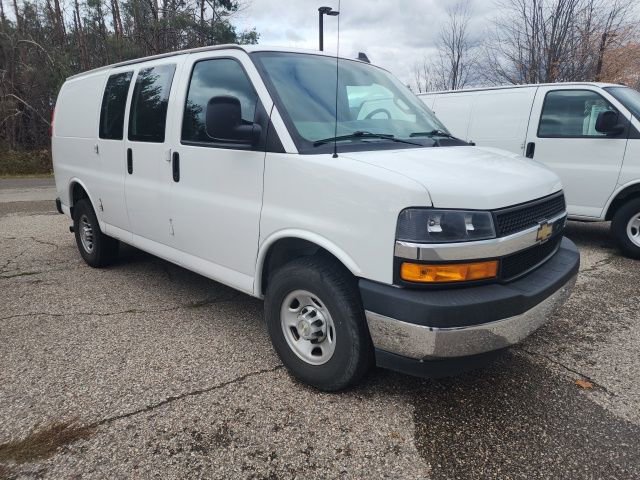 Used 2020 Chevrolet Express 2500 w/ Driver Convenience Package image 4