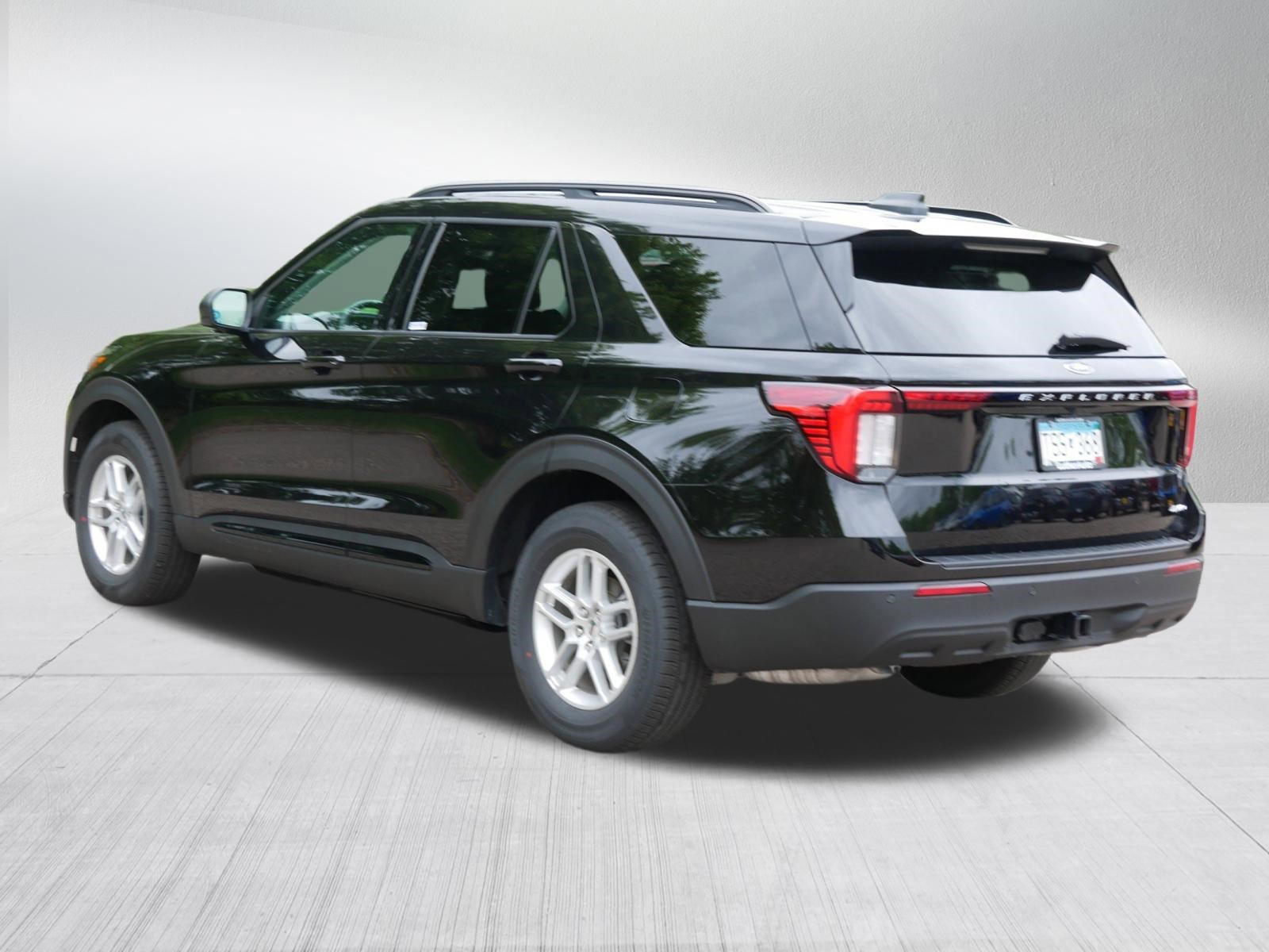 Used 2026 Ford Explorer Active AWD/4WD image 5
