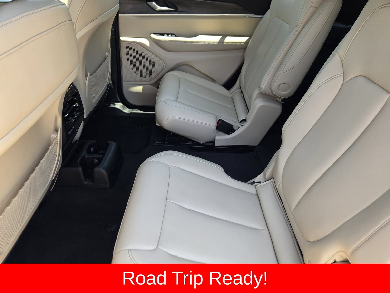 Used 2024 Jeep Grand Cherokee L Limited w/ MOPAR Finishing Package AWD/4WD image 32