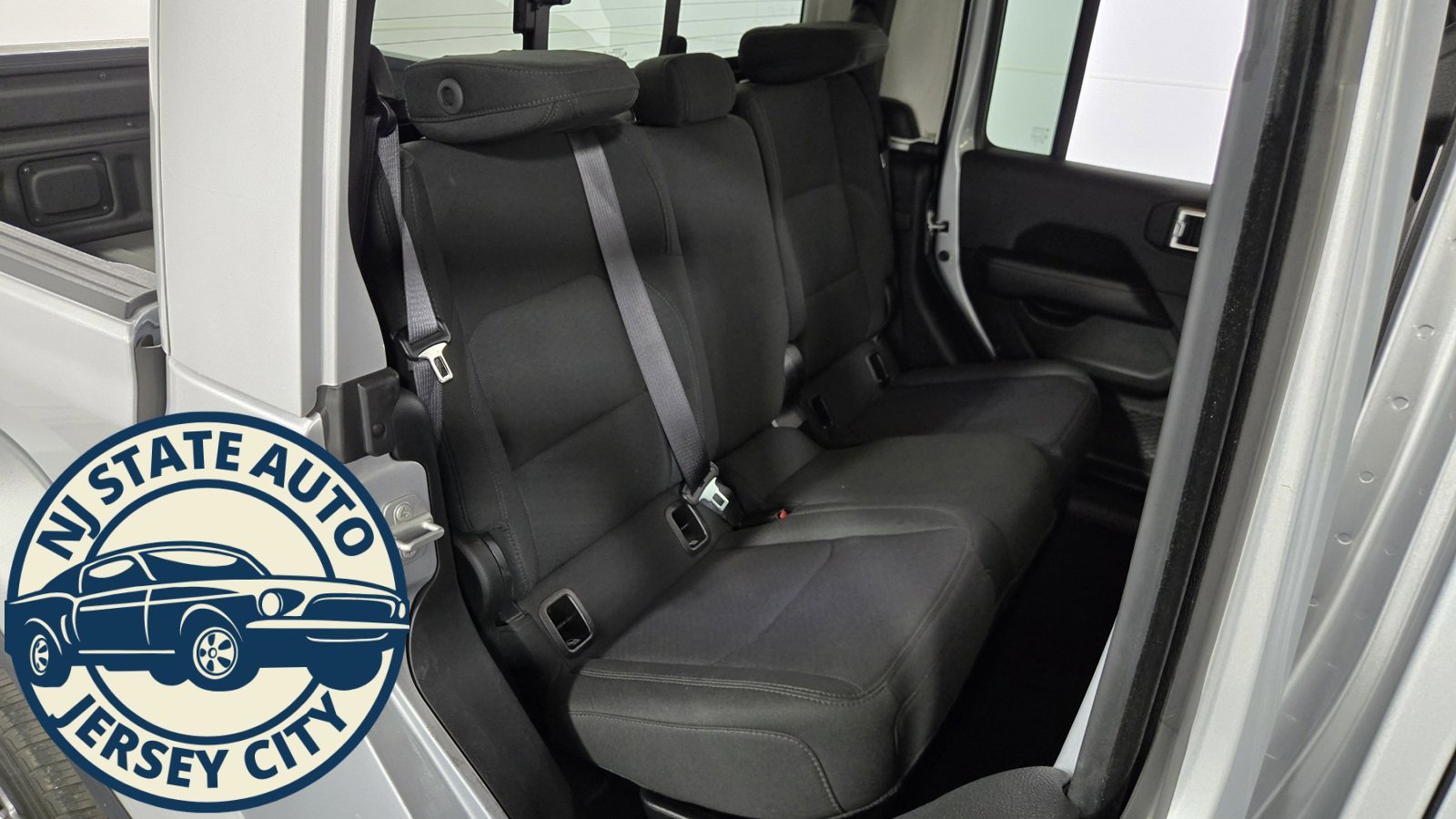 Used 2023 Jeep Gladiator Overland image 31