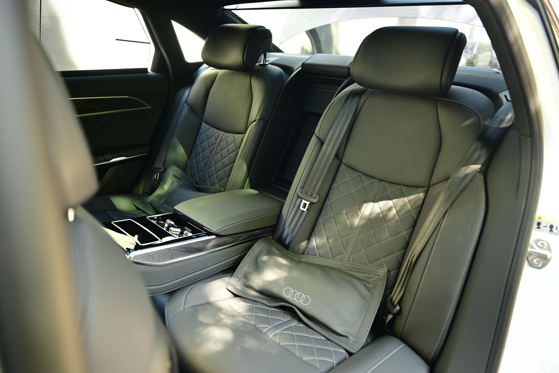 Used 2025 Audi S8 w/ Executive Package AWD/4WD image 7