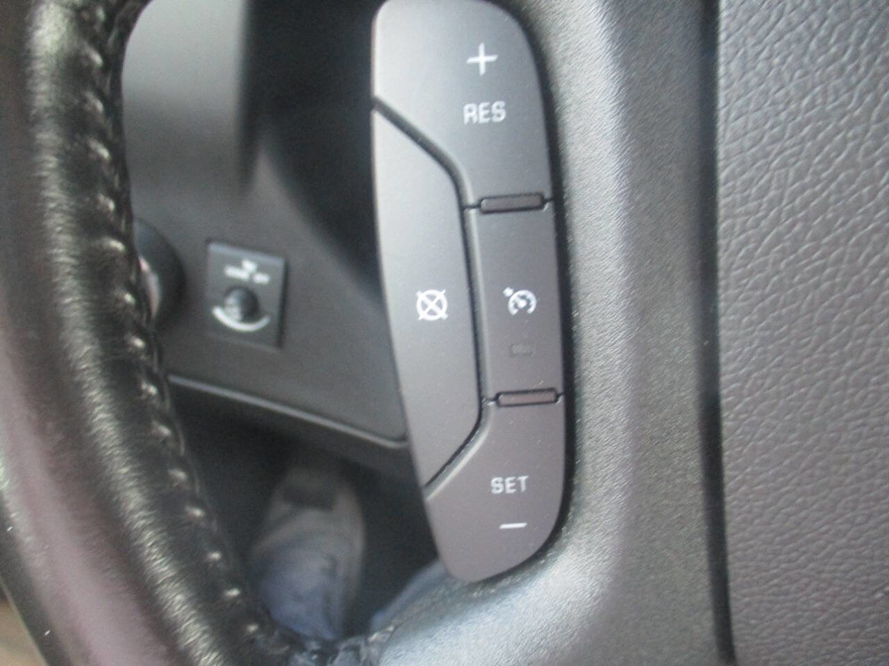 Used 2022 Chevrolet Express 3500 LS image 28