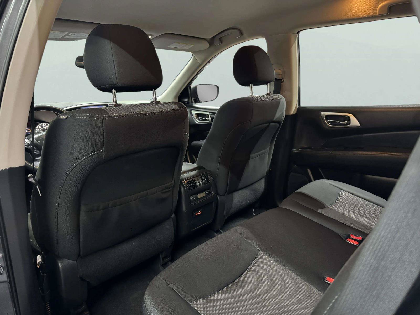 Used 2019 Nissan Pathfinder SV AWD/4WD image 47