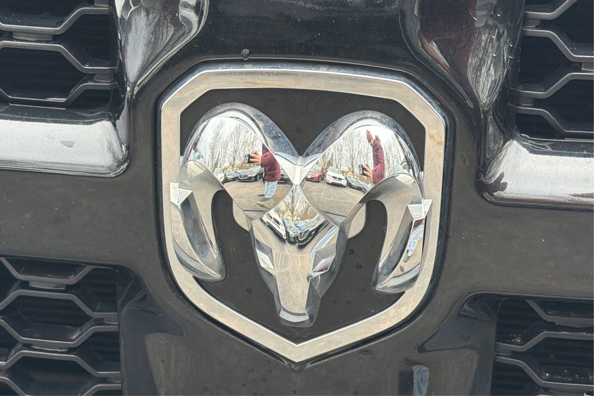 Used 2015 RAM 1500 Express image 25