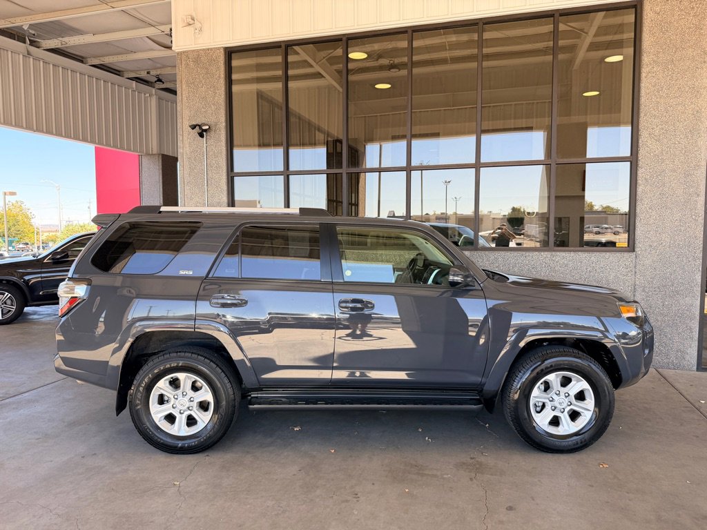Used 2024 Toyota 4Runner SR5 Premium image 3