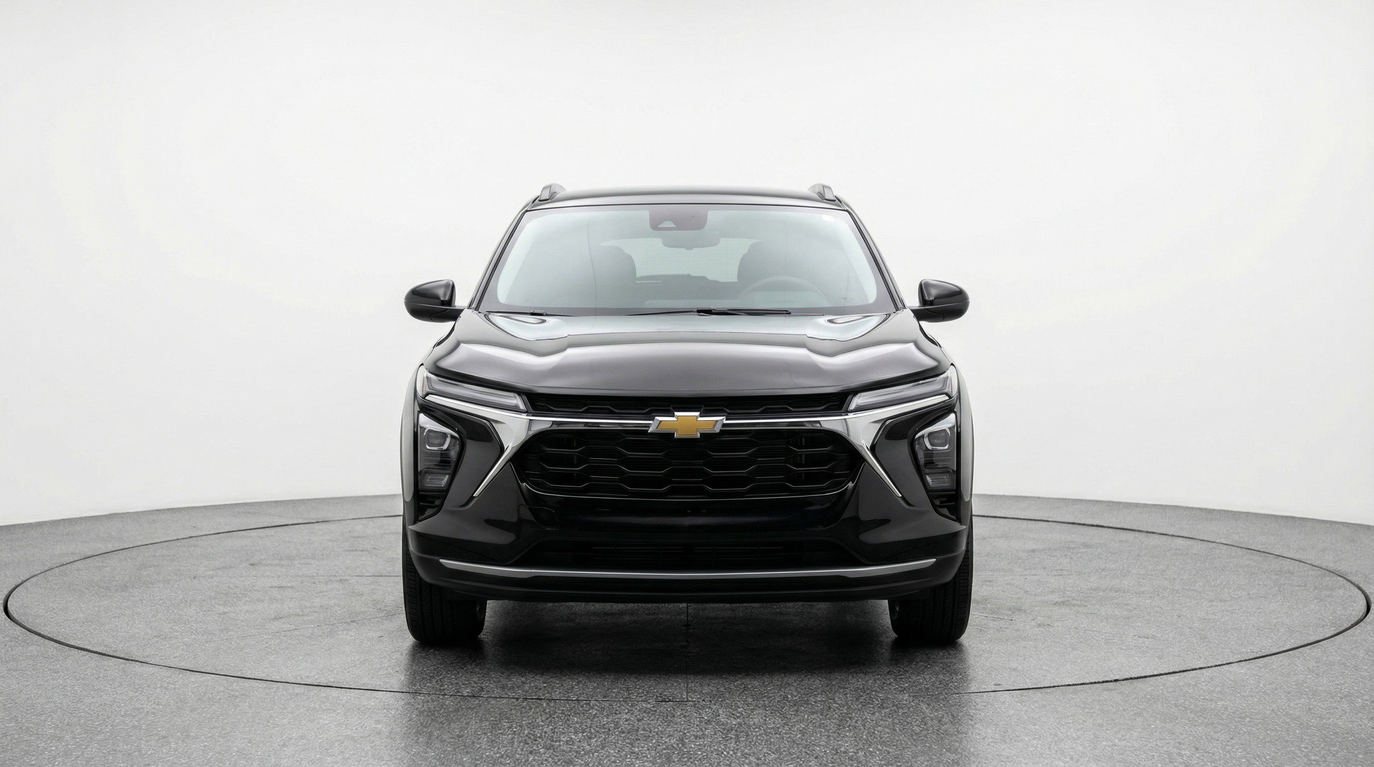 Used 2025 Chevrolet Trax LT image 2