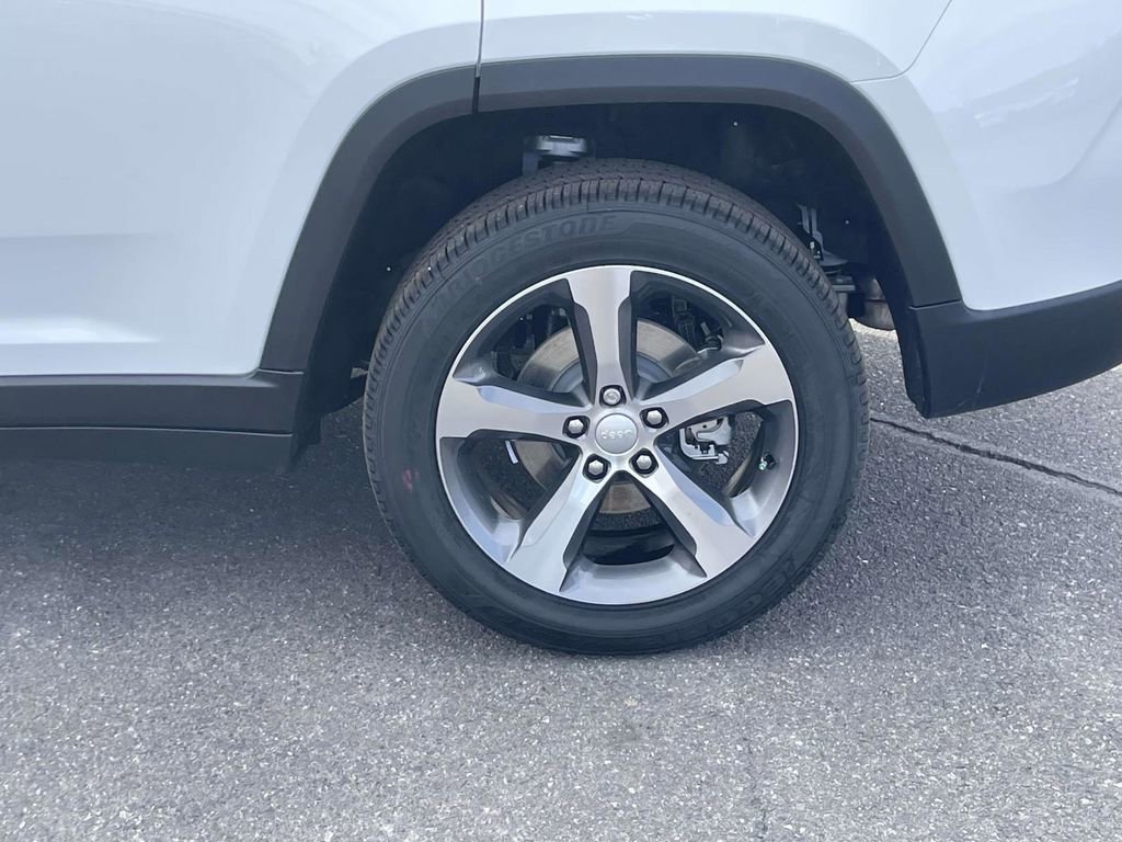 New 2026 Jeep Grand Cherokee Limited w/ Luxury Tech Group II image 11