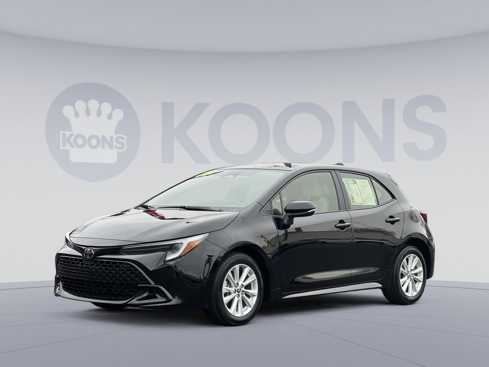 Used 2025 Toyota Corolla SE image 1