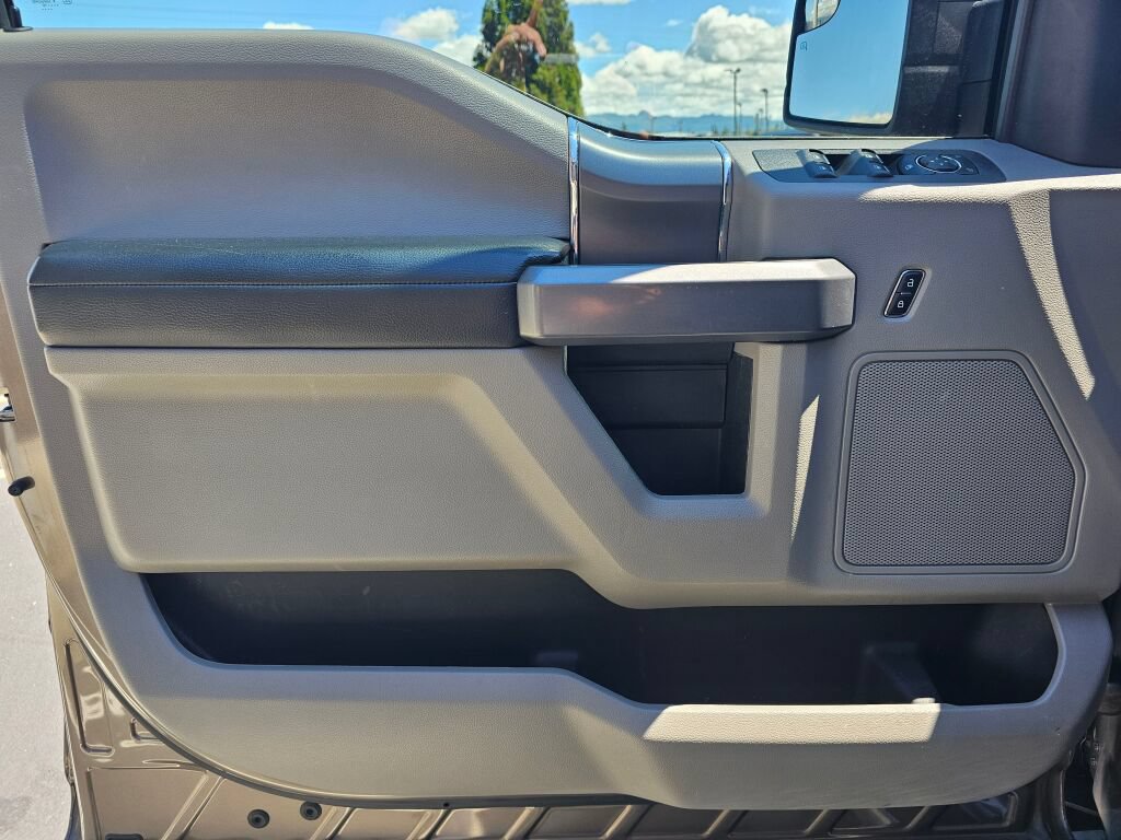 Used 2018 Ford F150 XLT w/ Equipment Group 302A Luxury AWD/4WD image 16