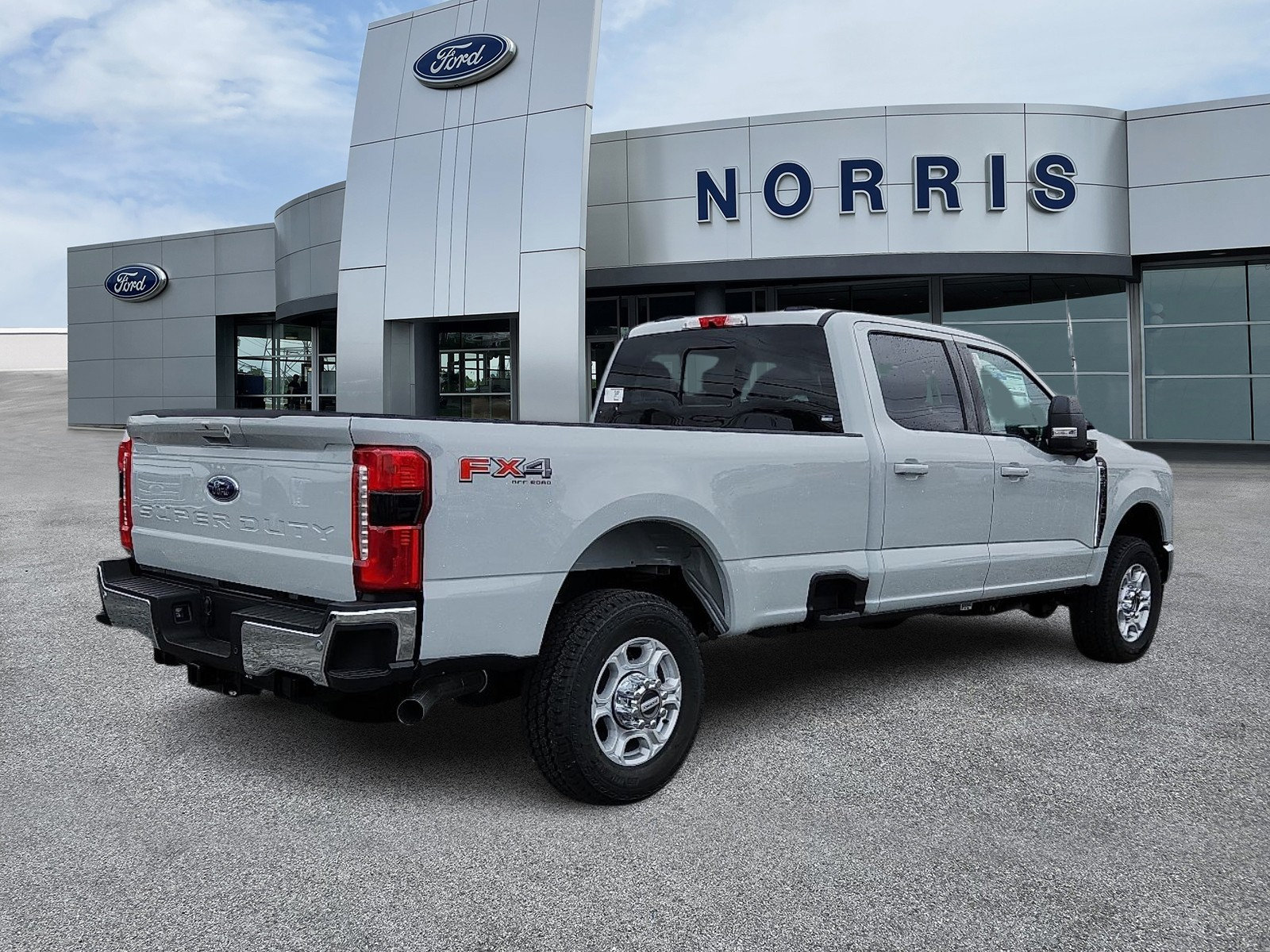 New 2026 Ford F350 XLT w/ XLT Premium Package AWD/4WD image 4