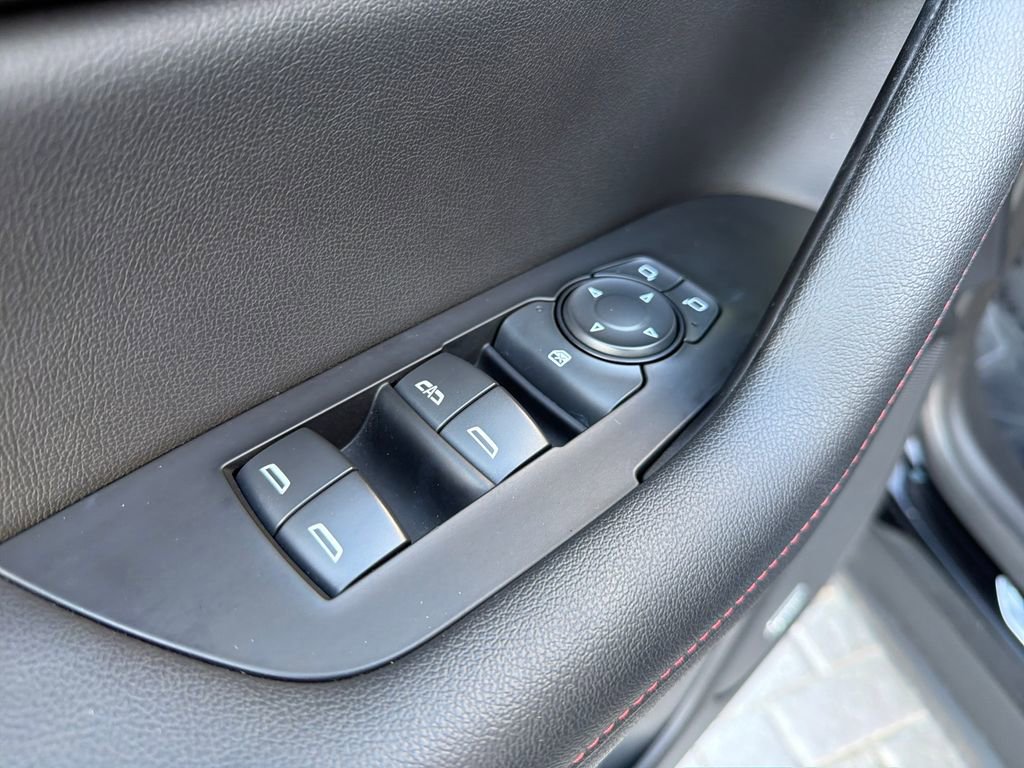Used 2021 Chevrolet Blazer RS w/ Enhanced Convenience Package image 11