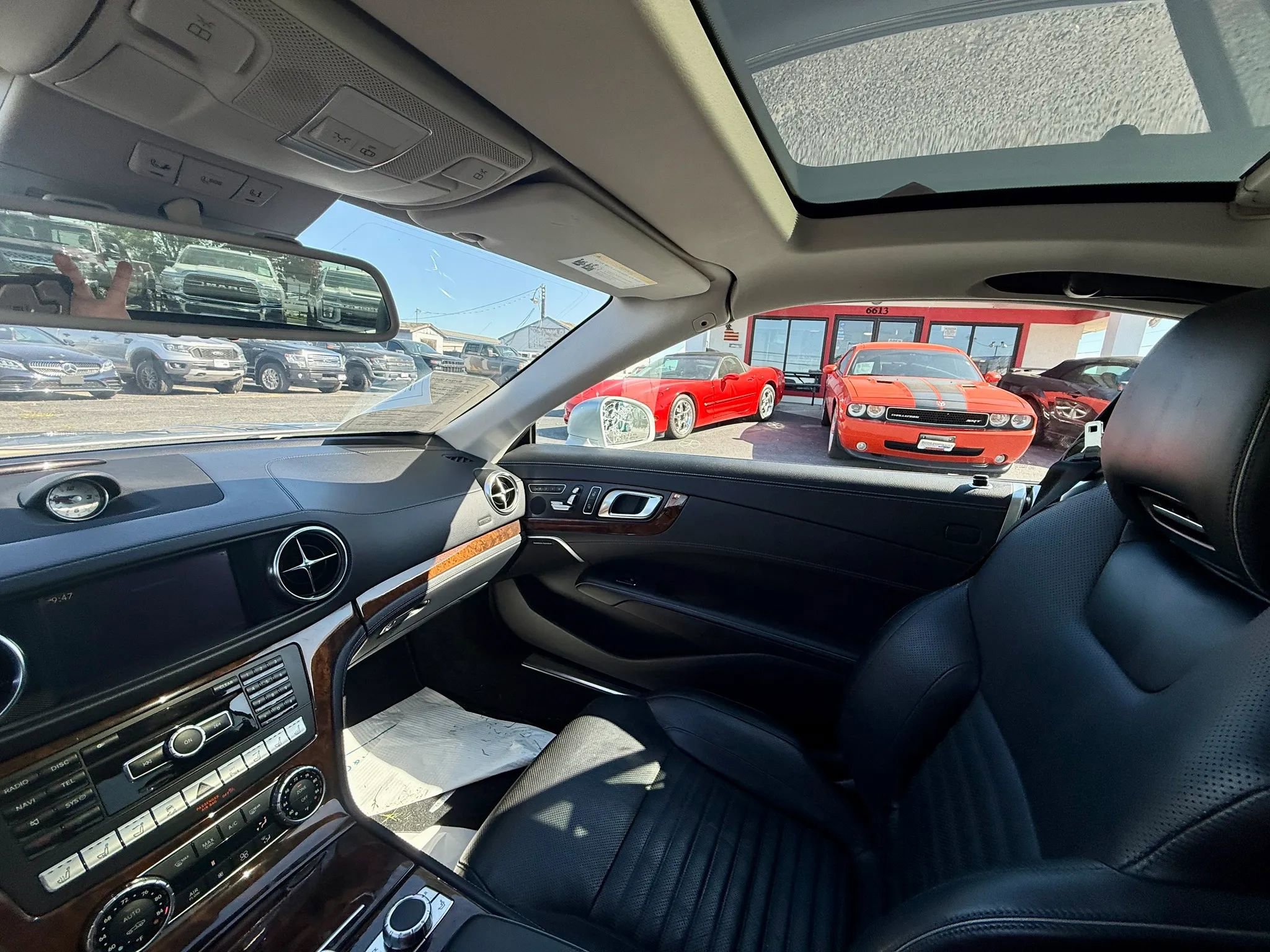 Used 2013 Mercedes-Benz SL 550 image 11