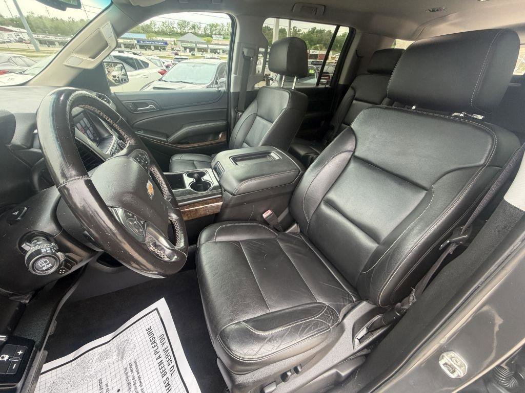 Used 2018 Chevrolet Suburban LT w/ Luxury Package AWD/4WD image 10