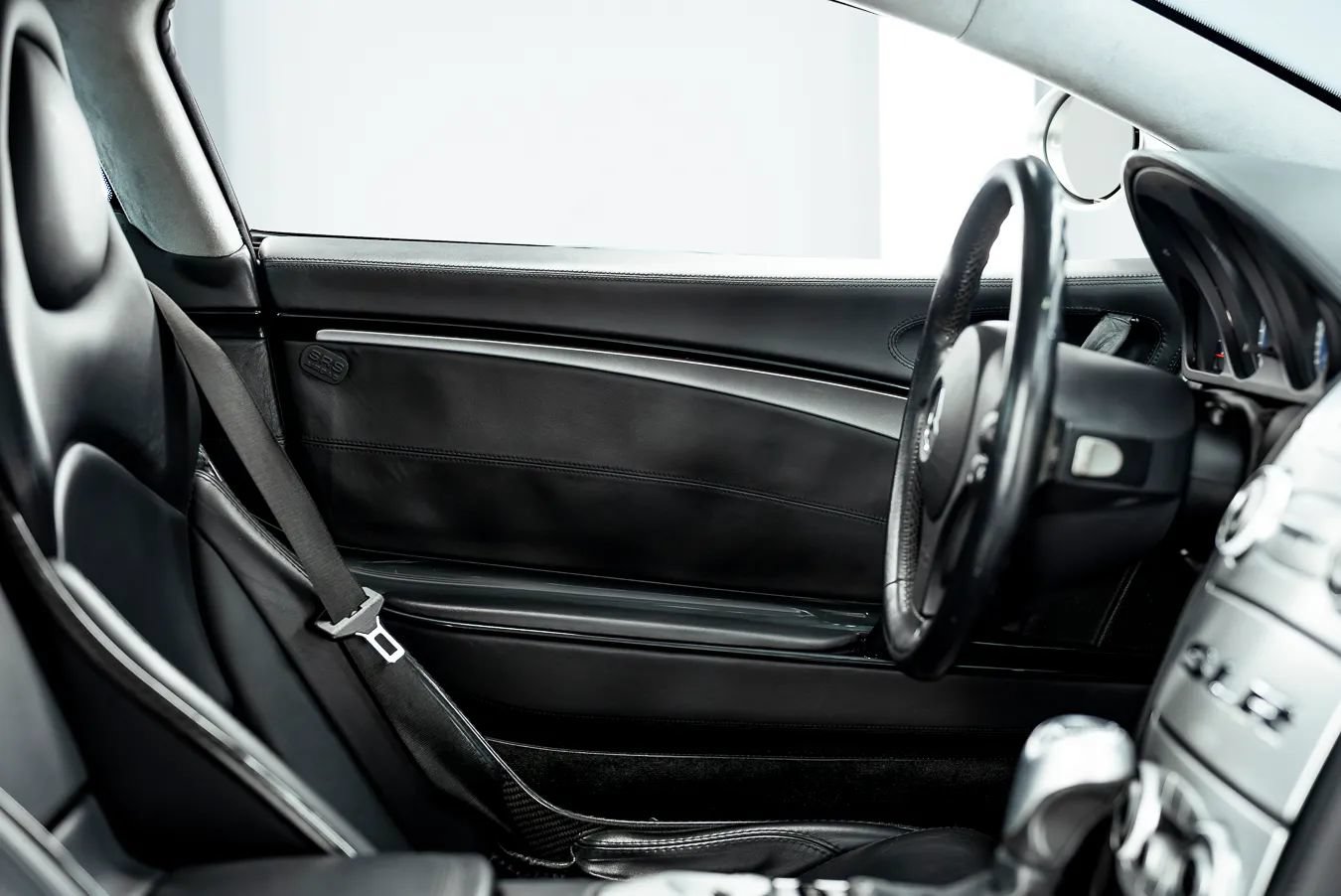 Used 2006 Mercedes-Benz SLR image 16