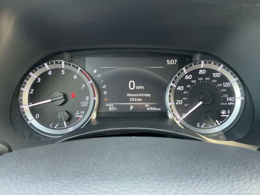 Used 2023 Toyota Highlander LE FWD image 19