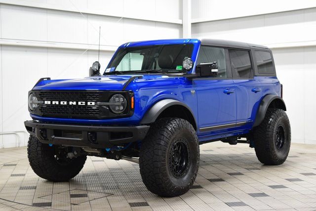 Used 2021 Ford Bronco First Edition AWD/4WD image 3