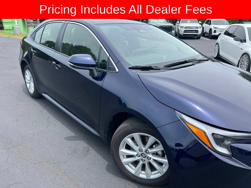 Used 2023 Toyota Corolla XLE FWD image 3