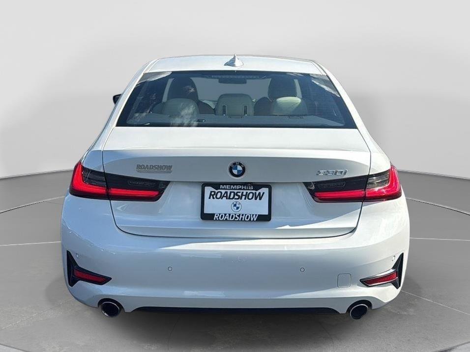Used 2021 BMW 330i Sedan w/ Convenience Package RWD image 4