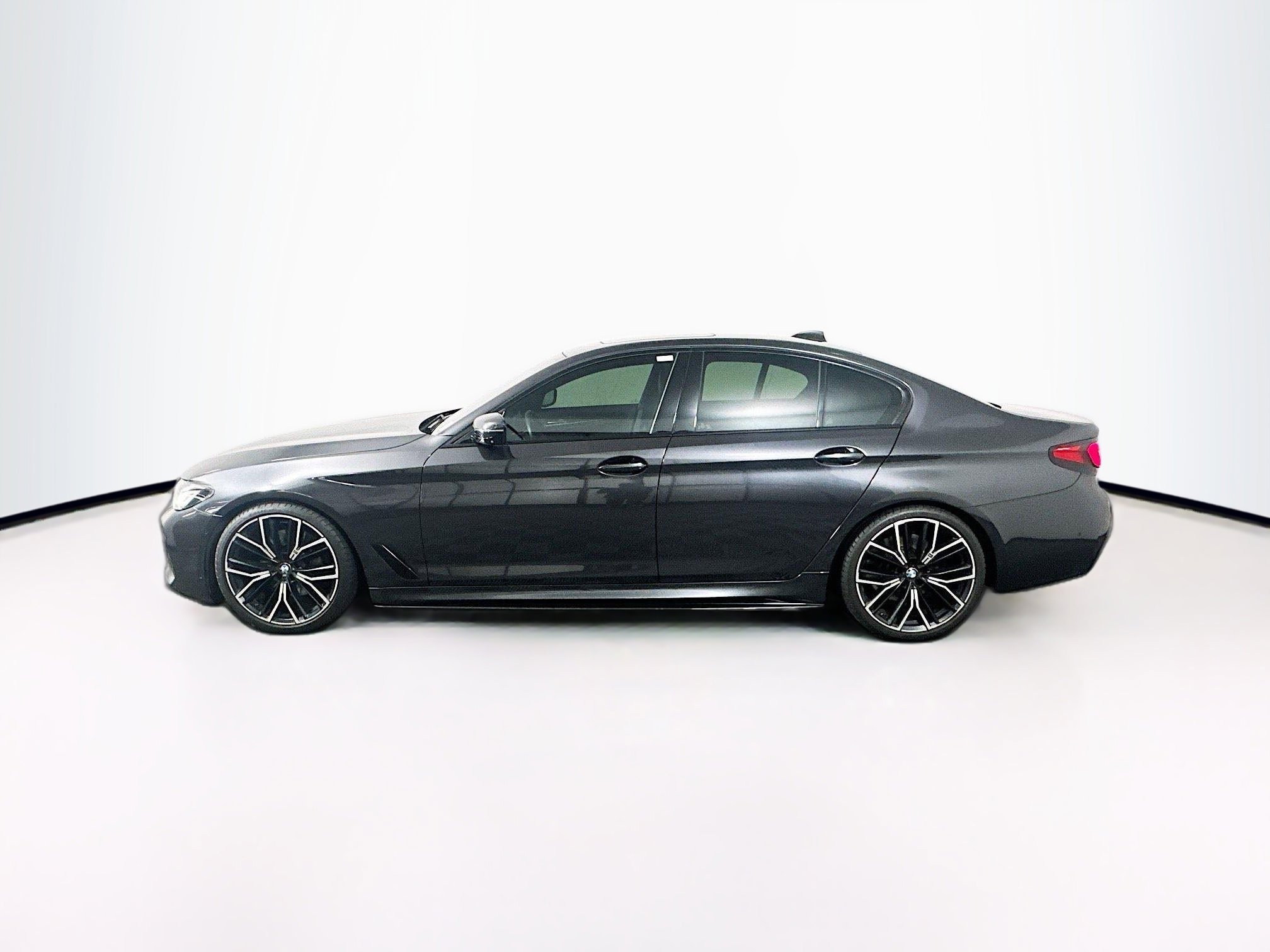 Used 2021 BMW 540i w/ M Sport Package image 4
