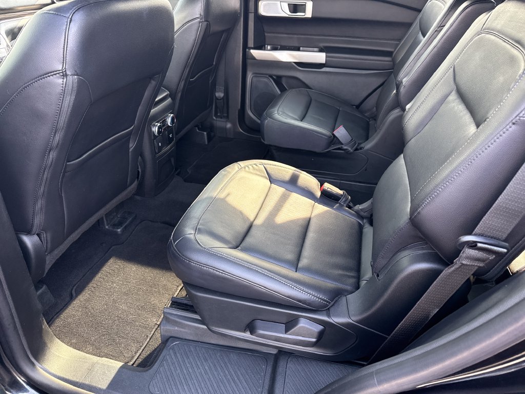 Used 2023 Ford Explorer Limited w/ Limited Technology Package AWD/4WD image 18
