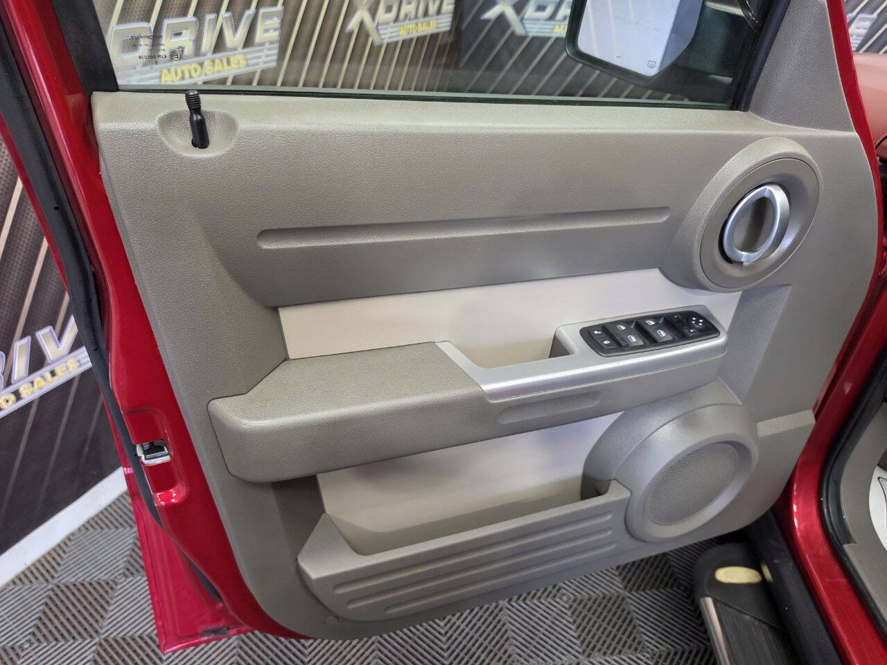 Used 2008 Dodge Nitro SLT w/ Convenience Group RWD image 11