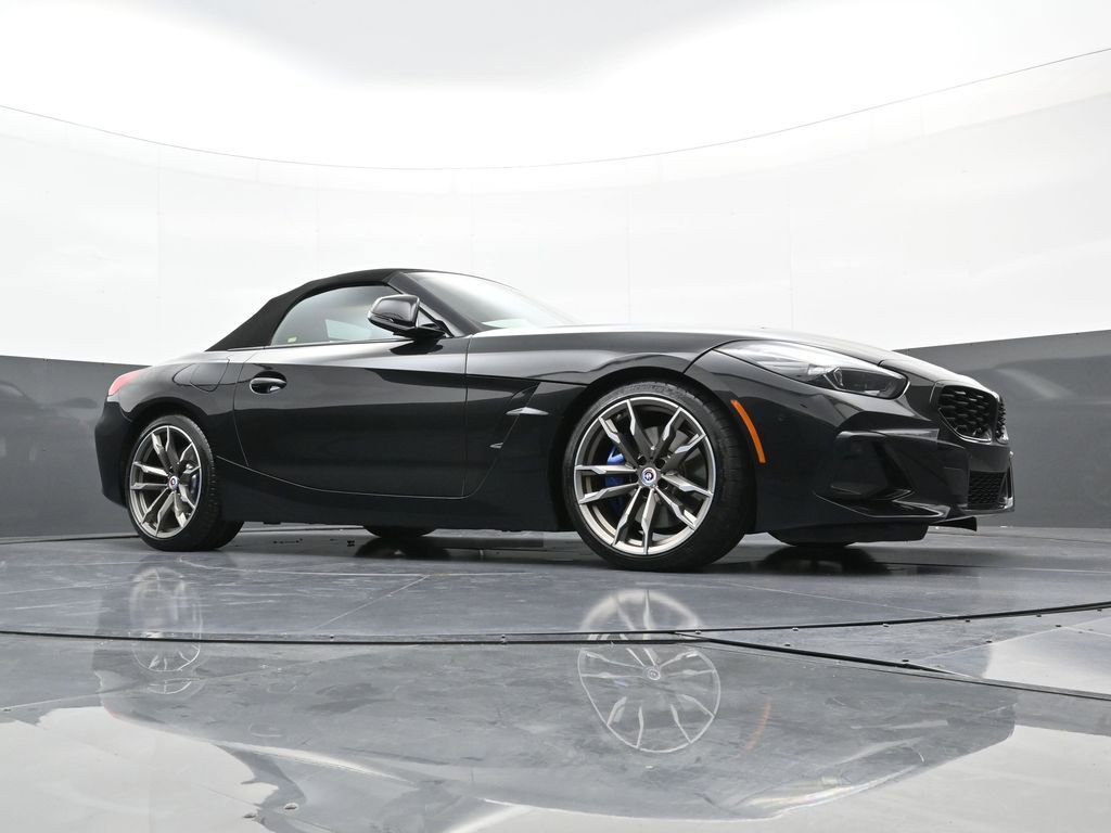 Used 2023 BMW Z4 M40i w/ Premium Package image 19