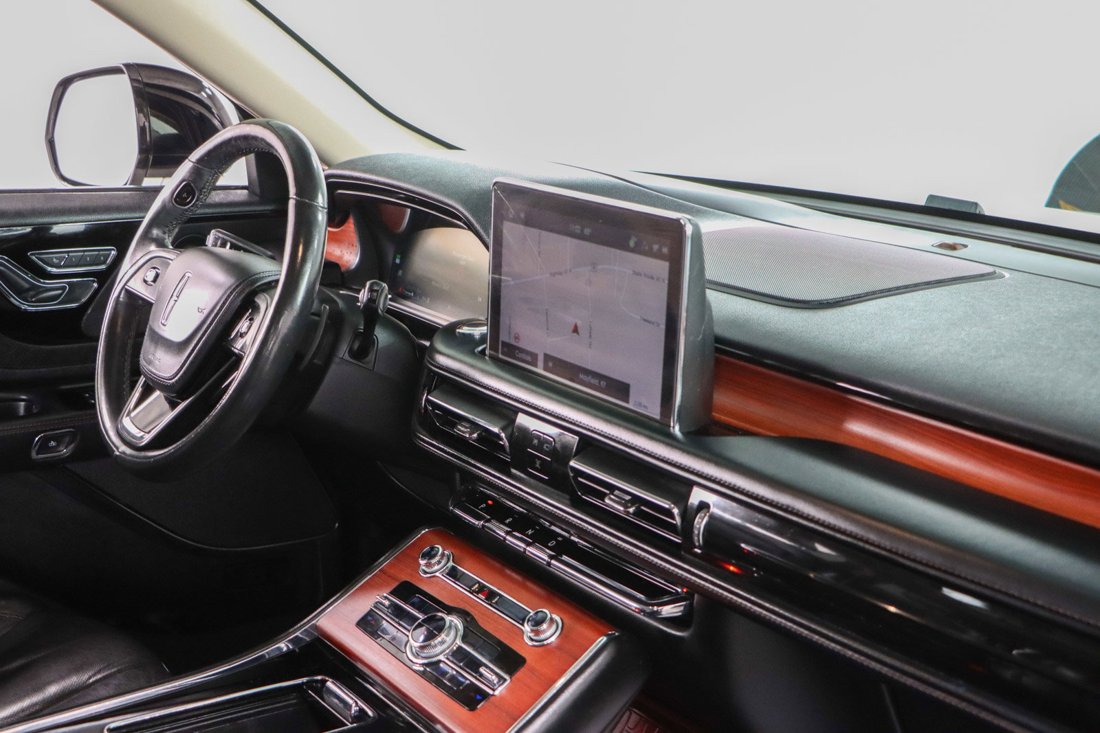 Used 2021 Lincoln Aviator Reserve w/ Equipment Group 201A image 27