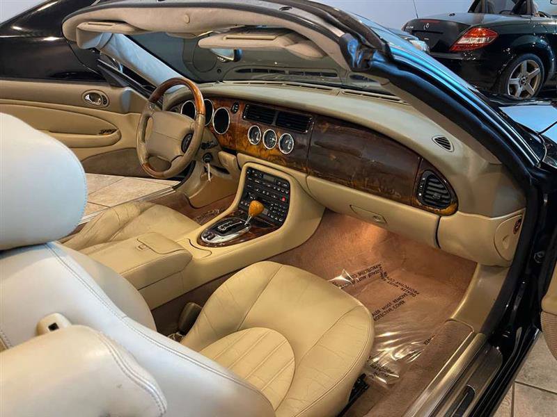 Used 2006 Jaguar XK8 Convertible image 76