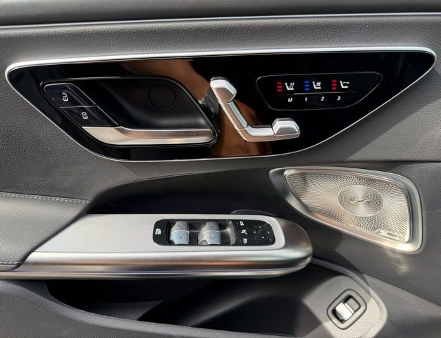 Used 2025 Mercedes-Benz CLE 300 4MATIC Cabriolet image 16