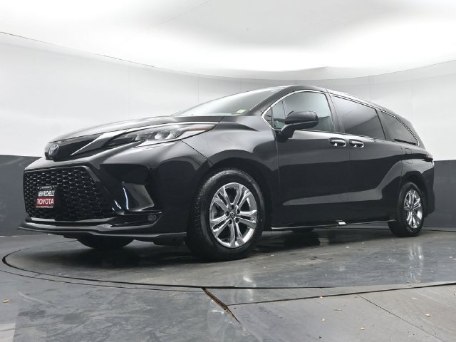 Used 2023 Toyota Sienna XSE w/ XSE Plus Package AWD/4WD image 29