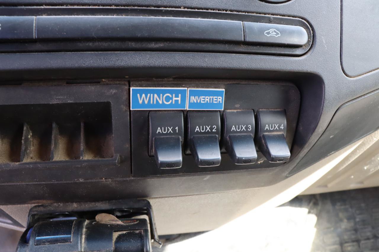 Used 2009 Ford F550 4x4 Crew Cab Super Duty image 17