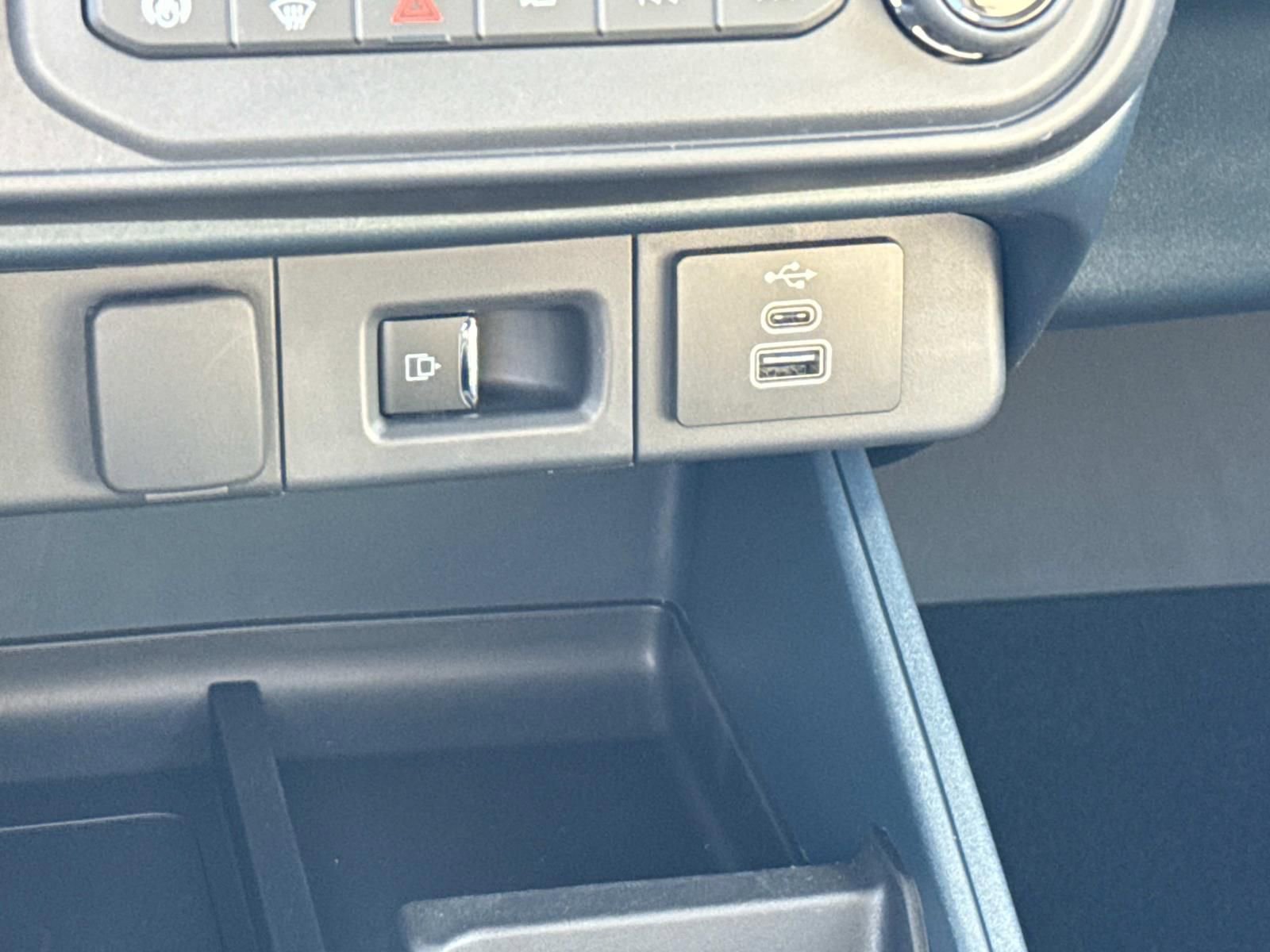 New 2026 Ford Maverick Lariat w/ 4K Tow Package image 17