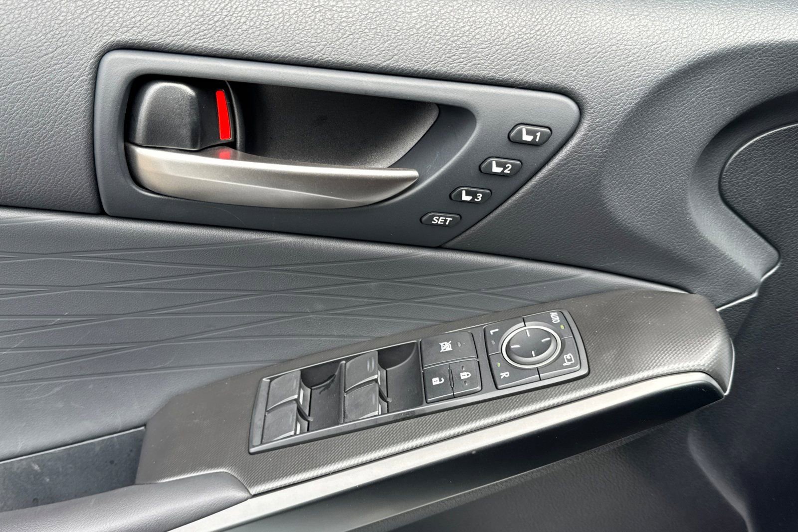 Used 2025 Lexus IS 350 F Sport image 10