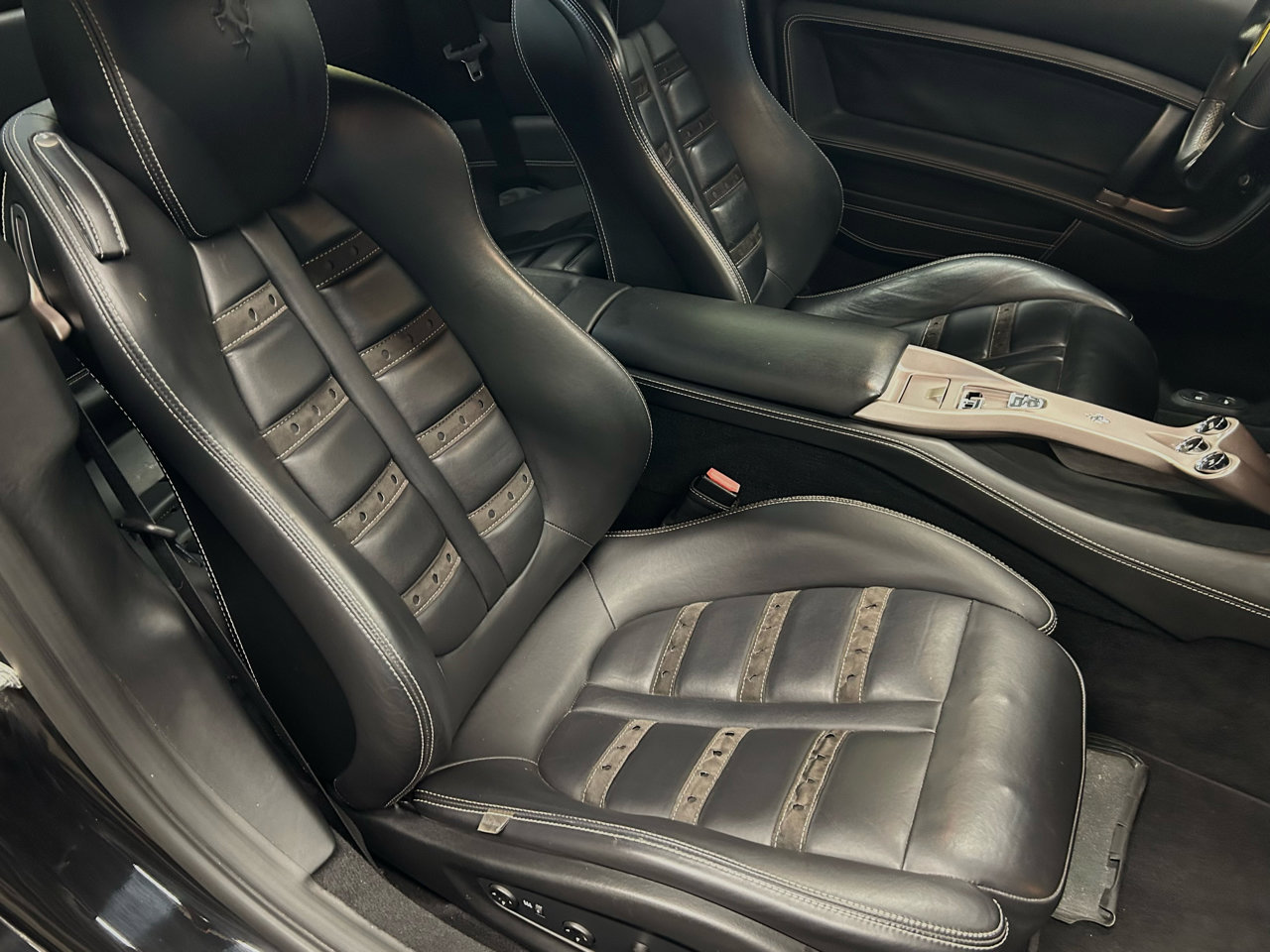 Used 2012 Ferrari California image 16