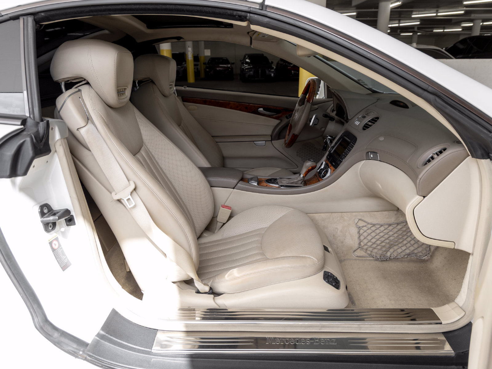 Used 2011 Mercedes-Benz SL 550 image 22
