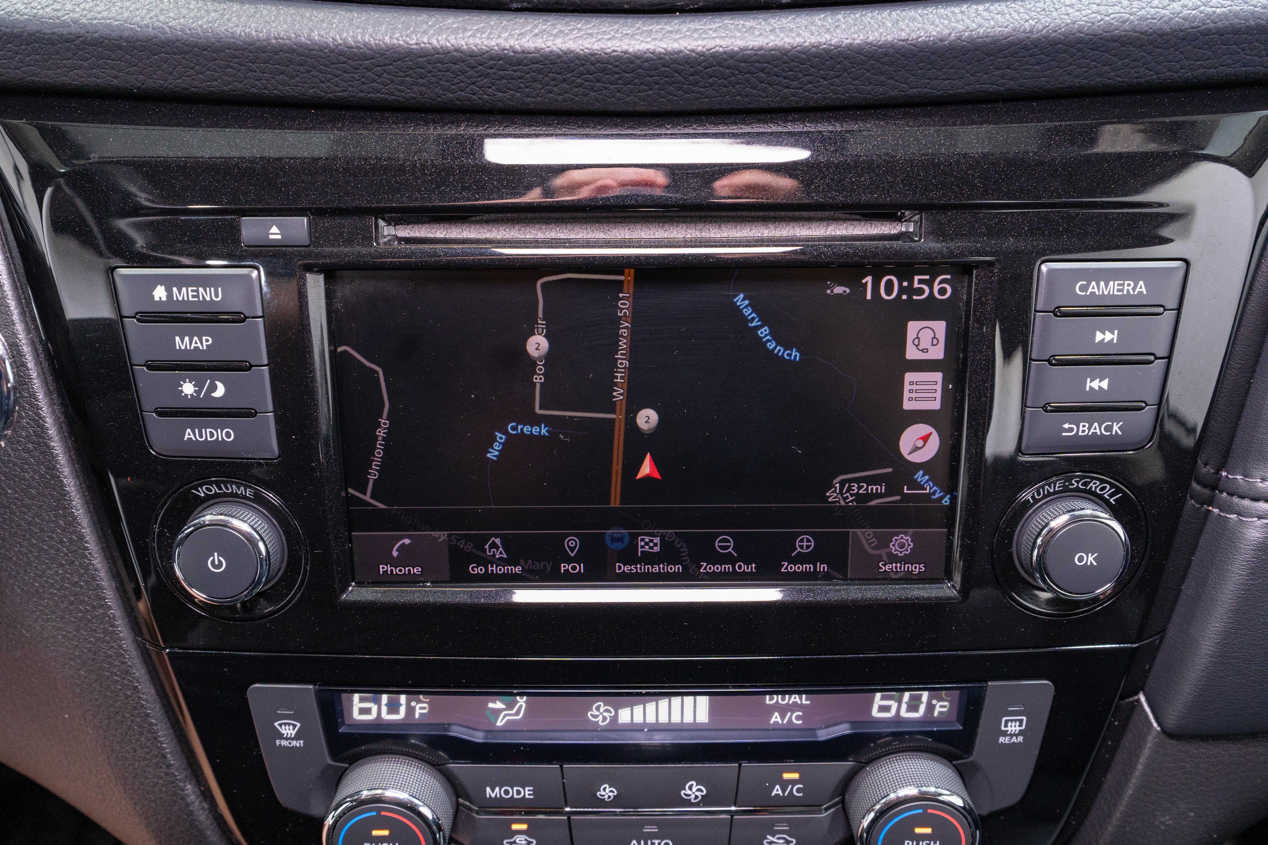 Used 2018 Nissan Rogue SL FWD image 17