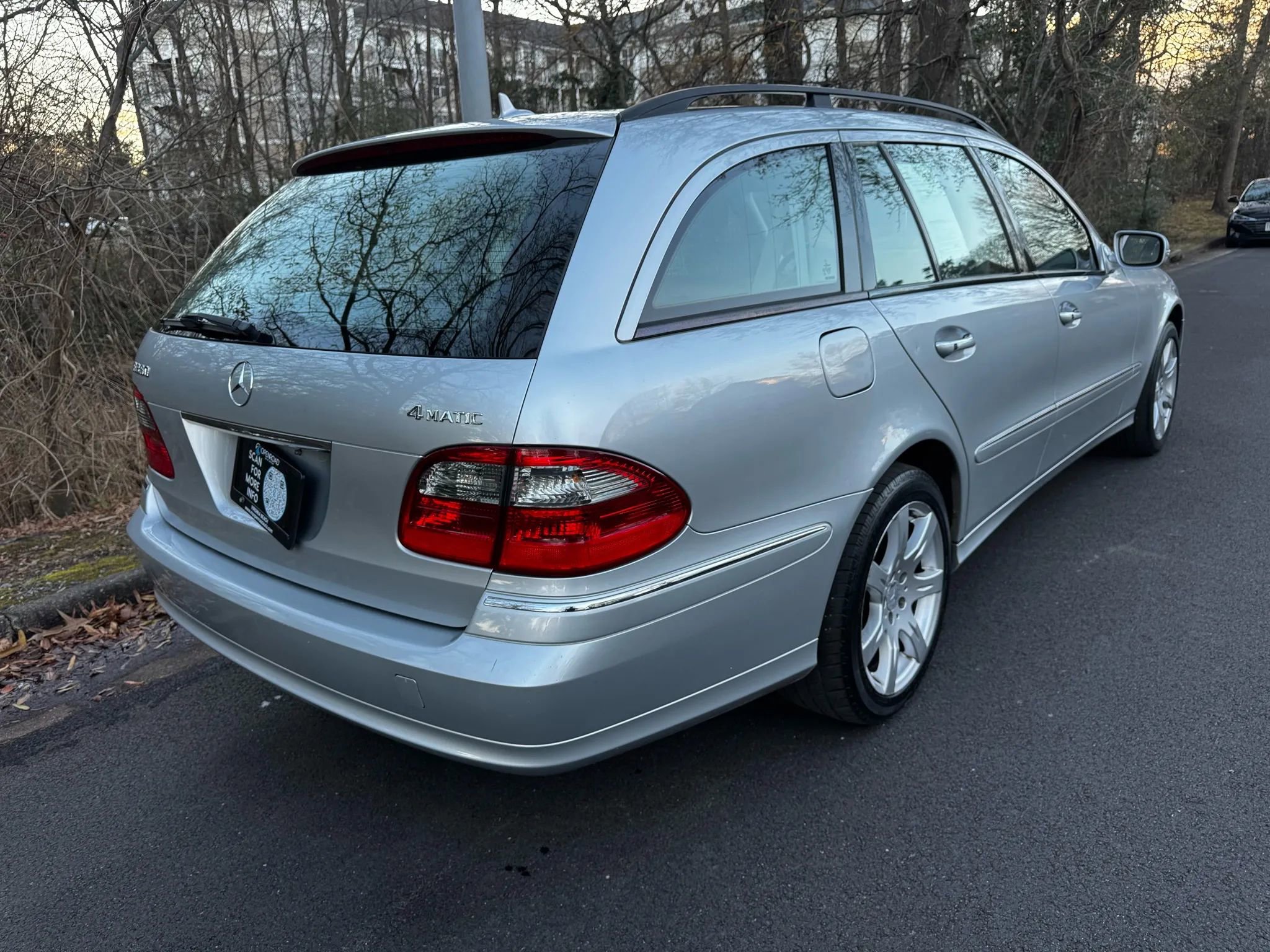 Used 2008 Mercedes-Benz E 350 4MATIC Wagon image 5