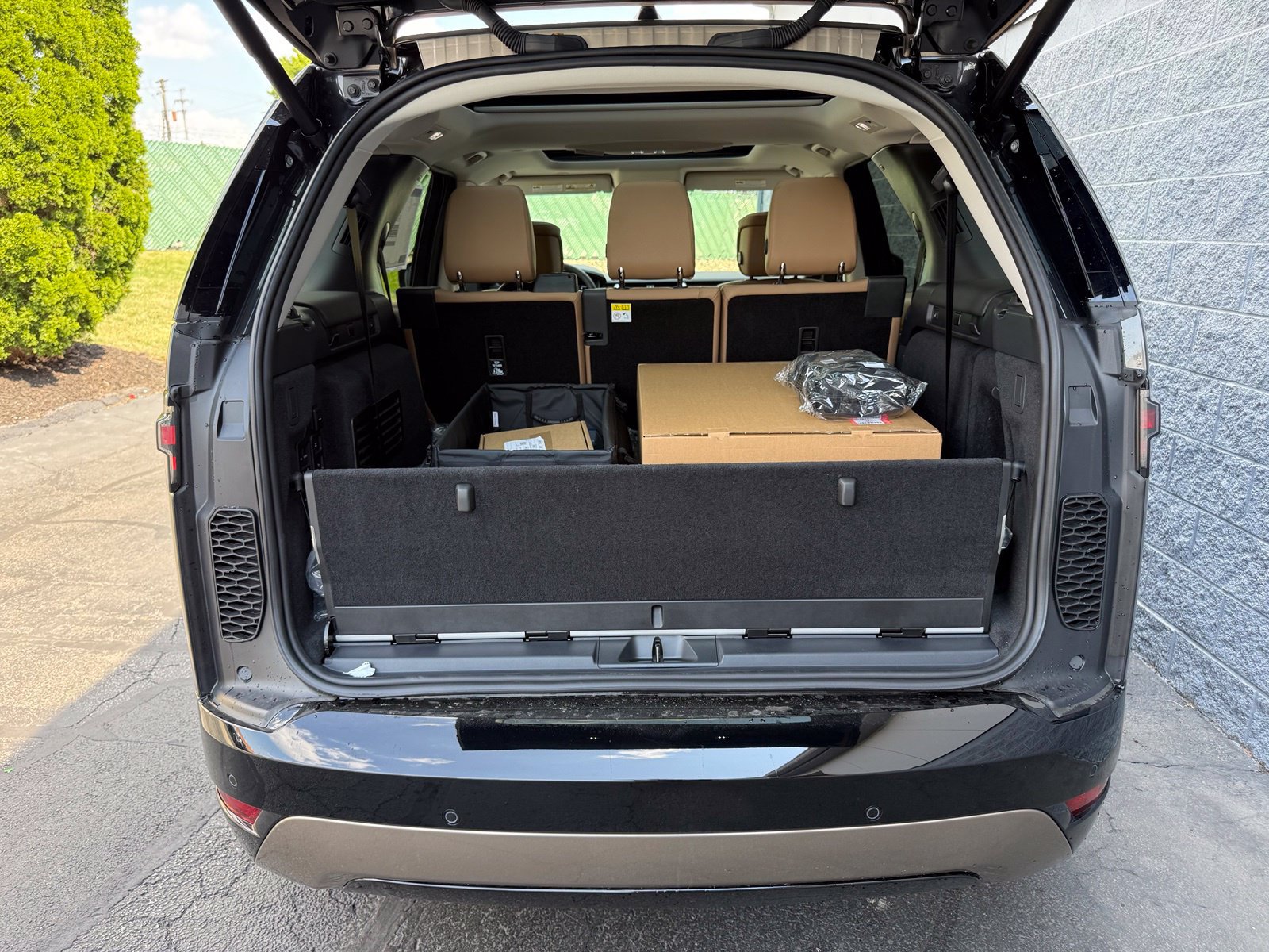 New 2026 Land Rover Discovery Limited Edition AWD/4WD image 52