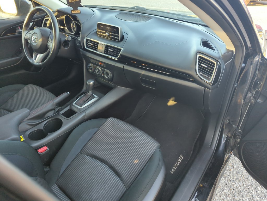 Used 2014 MAZDA MAZDA3 i Touring w/ Moonroof Package 1 FWD image 33