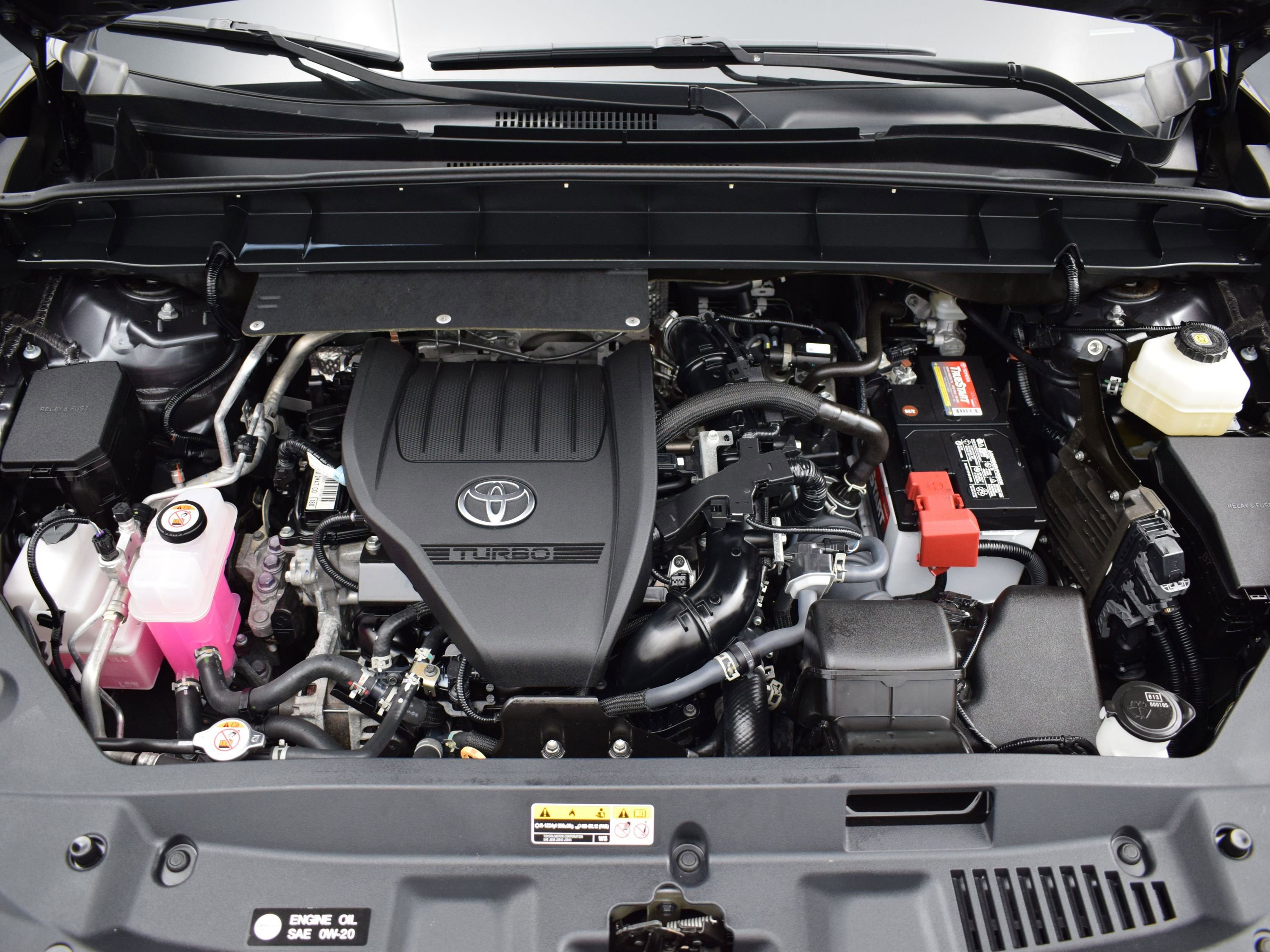 Used 2024 Toyota Highlander LE image 9