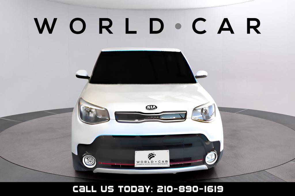 Used 2019 Kia Soul ! image 2