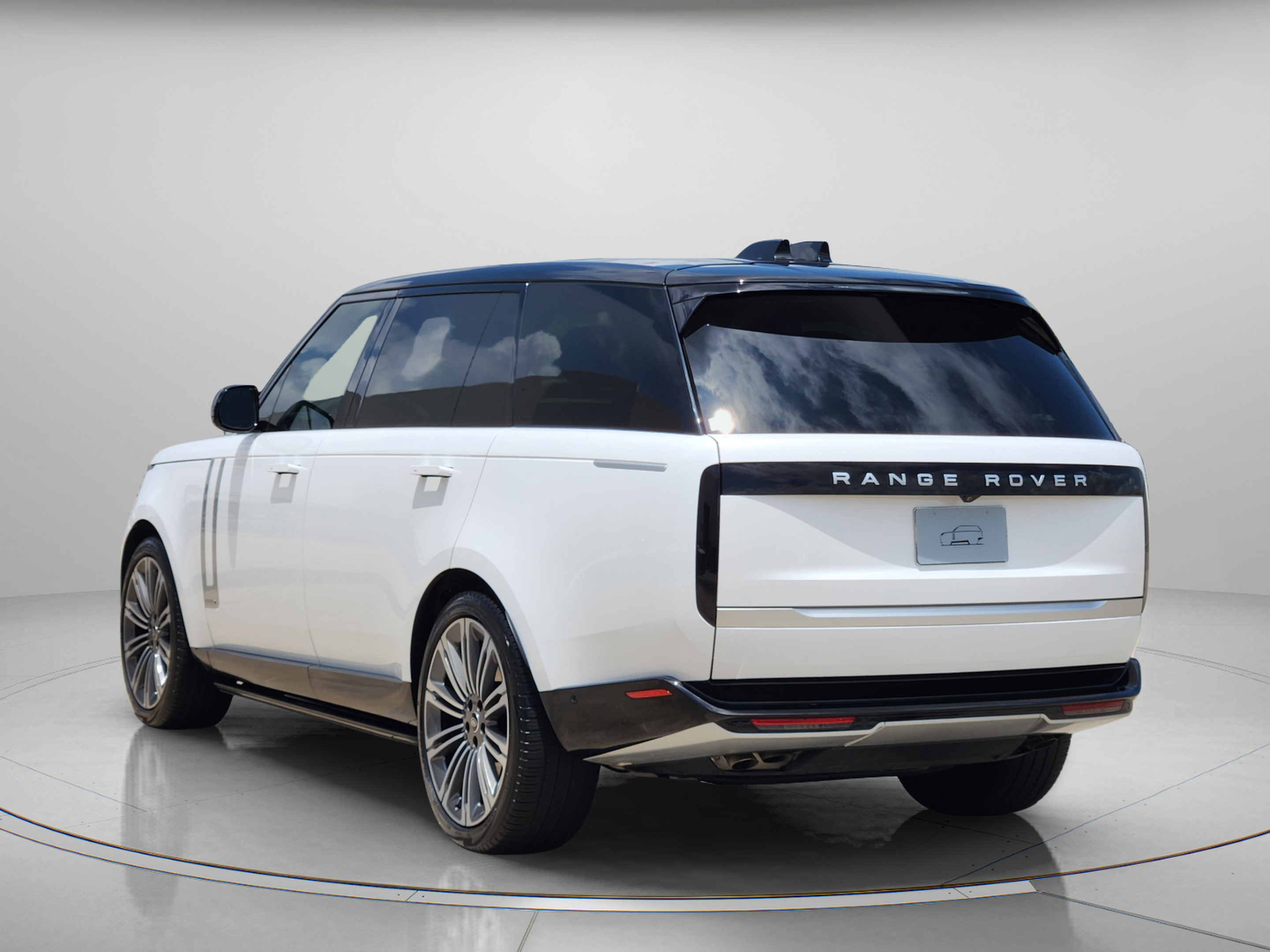 Certified 2024 Land Rover Range Rover Long Wheelbase Autobiography AWD/4WD image 3