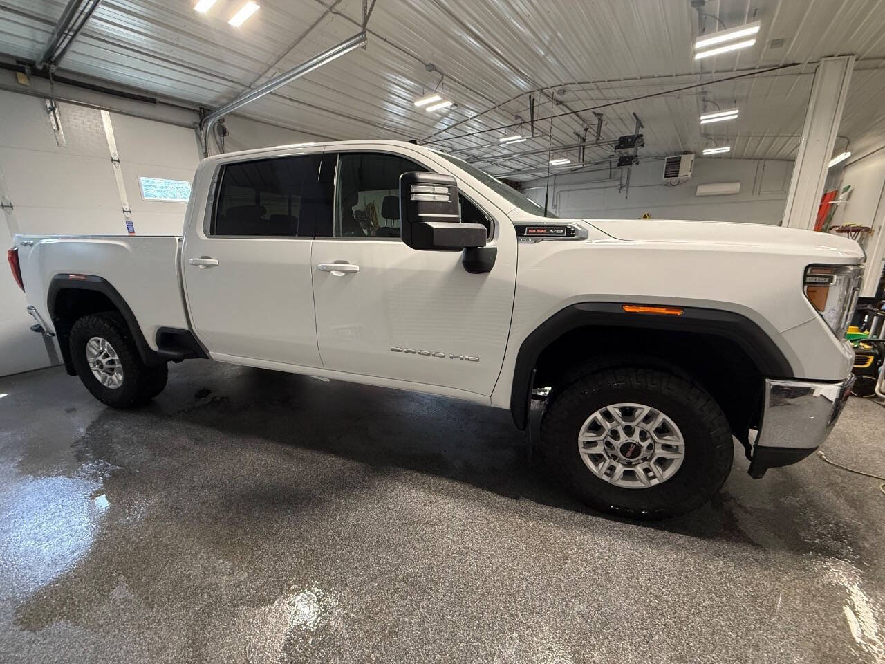 Used 2023 GMC Sierra 2500 SLE w/ Preferred Package AWD/4WD image 4
