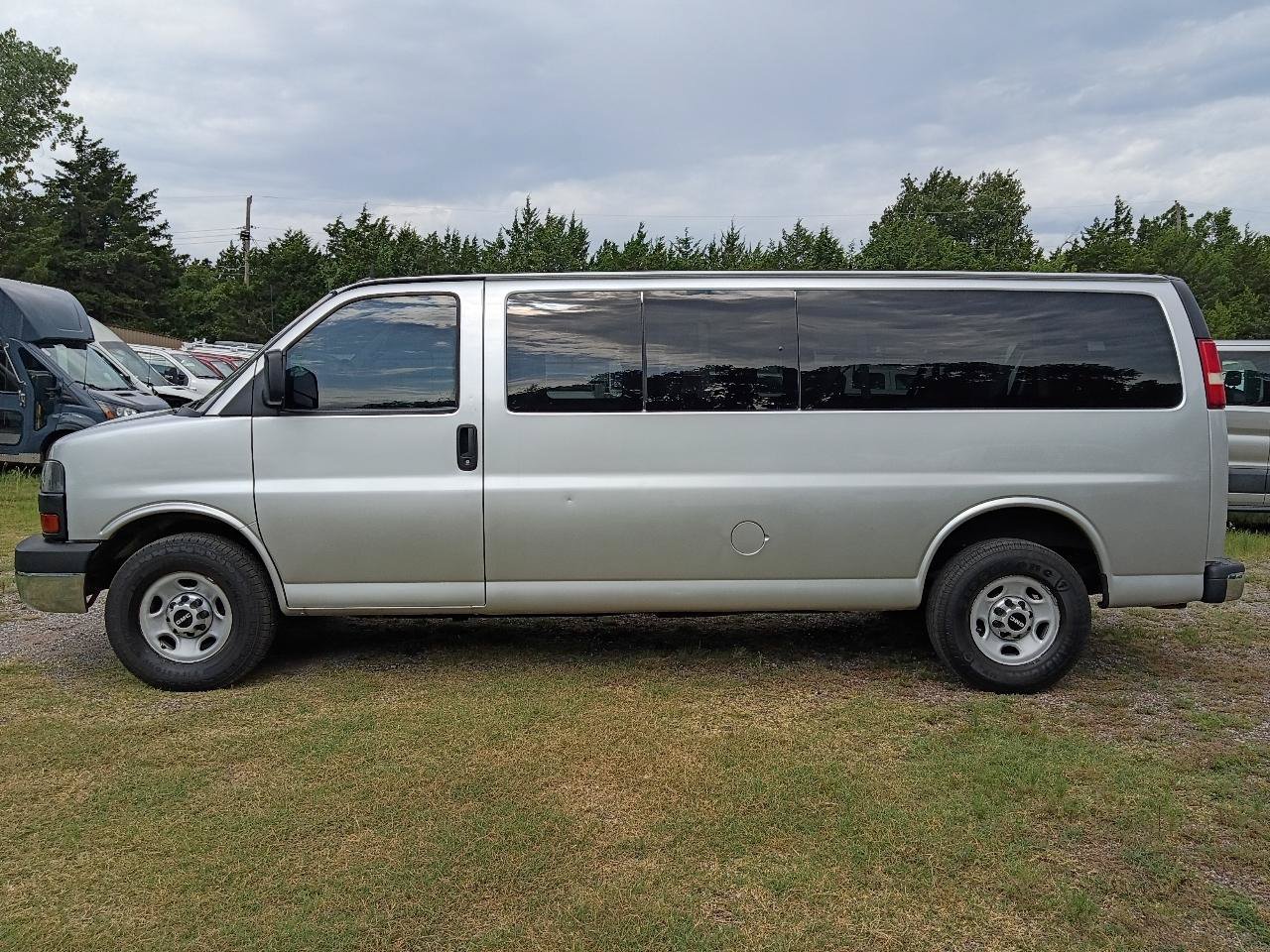 Used 2014 GMC Savana 3500 LS w/ Chrome Appearance Package RWD image 8