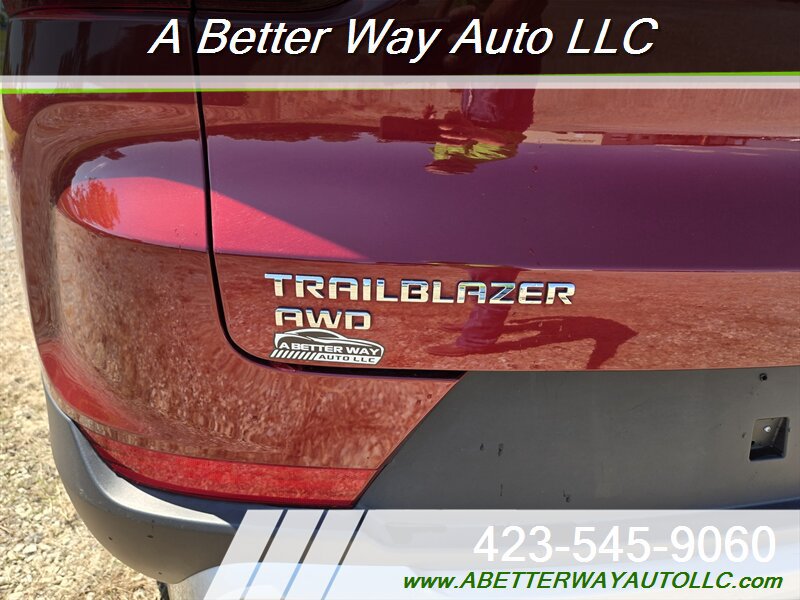 Used 2025 Chevrolet TrailBlazer LT AWD/4WD image 5