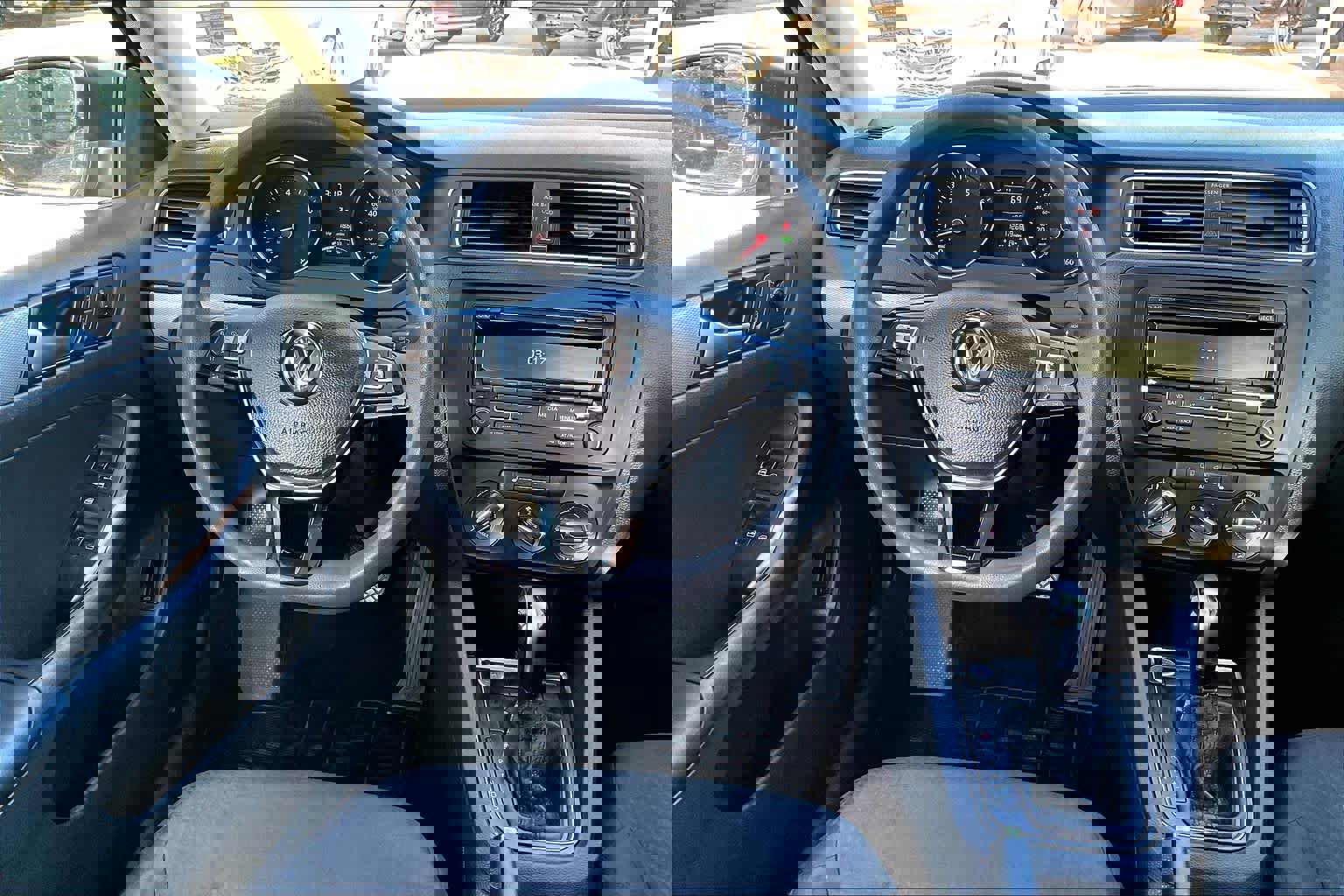 Used 2015 Volkswagen Jetta SE image 3